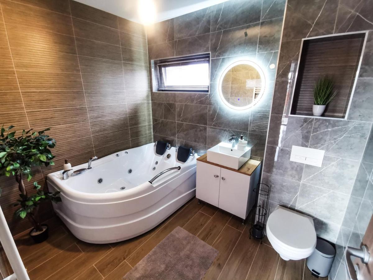 Nova House Apartments Delnita  外观 照片